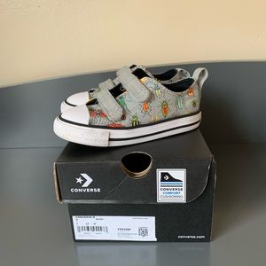 Toddler Converse, Size 7 Bugs